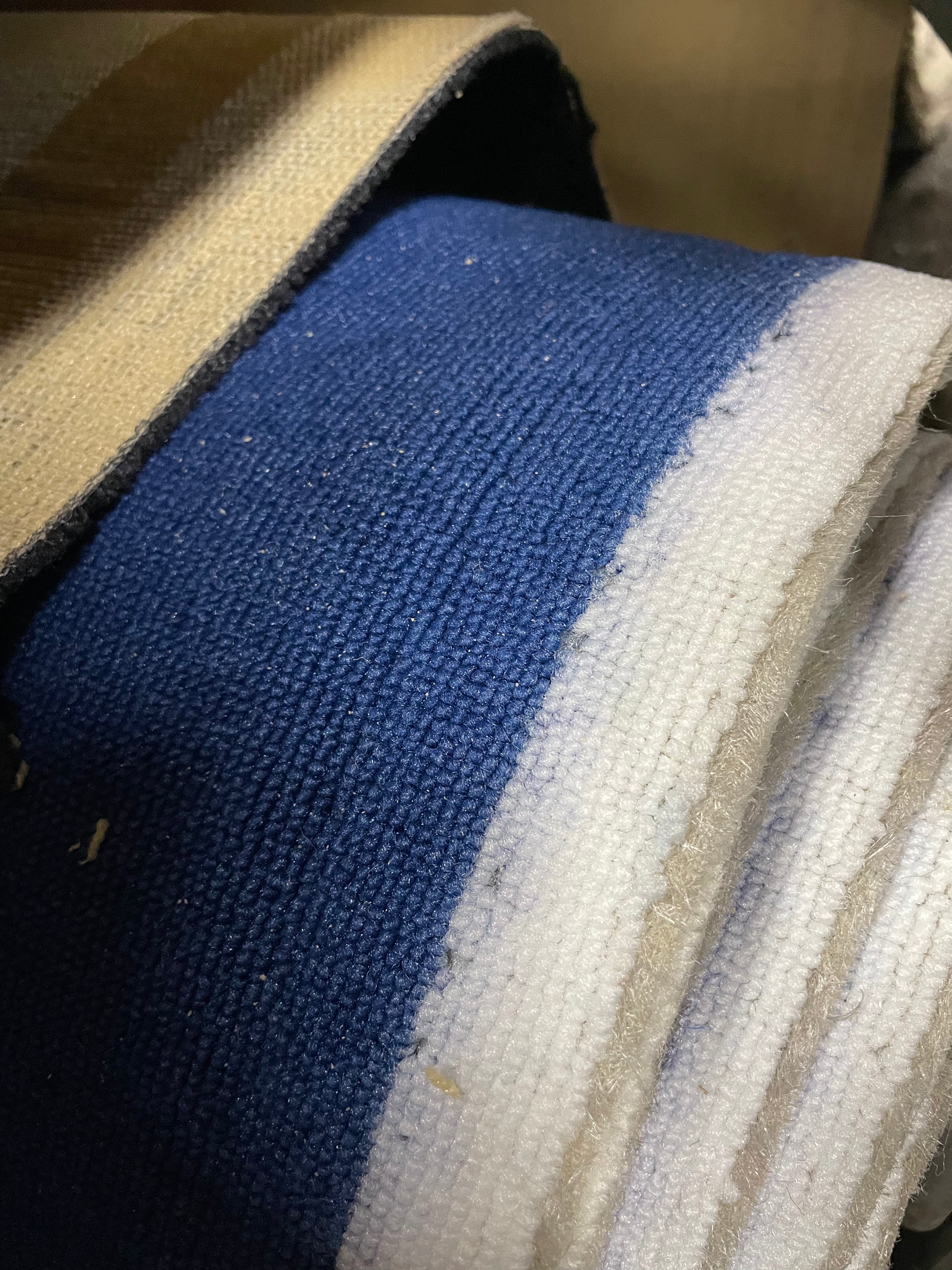 Actie Tapijt Blauw Fijn Geweven Kortpolig 400cm Breed