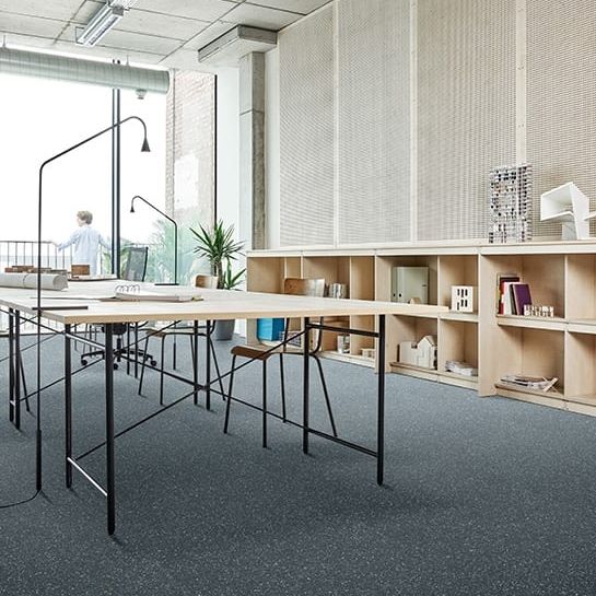 Interfloor Dynamic Chips 867 - Vinyl - Black Tex Backing