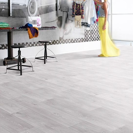 Interfloor Dynamic Wood 910 - Vinyl - Black Tex Back