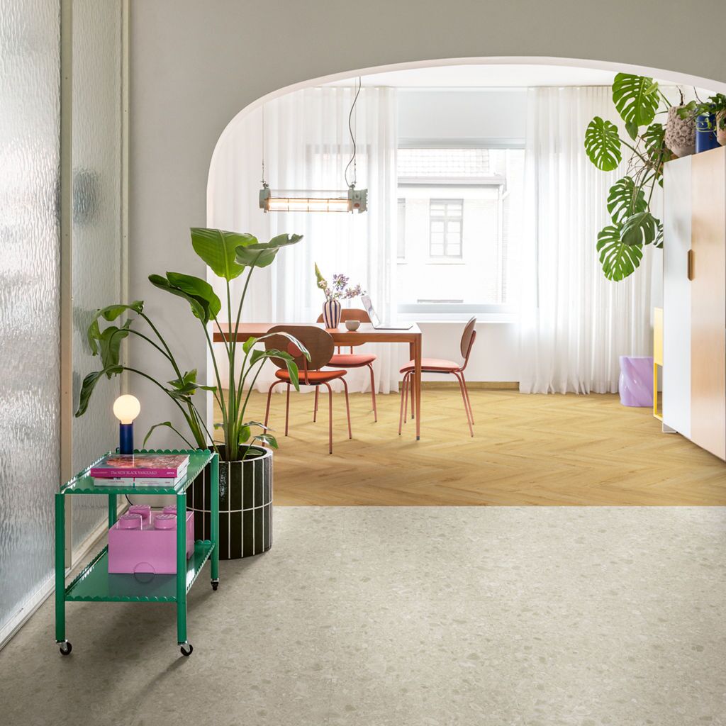 Quick-Step Blush SGTC20306 Stronk Warm Grijs - Plak PVC Vloer