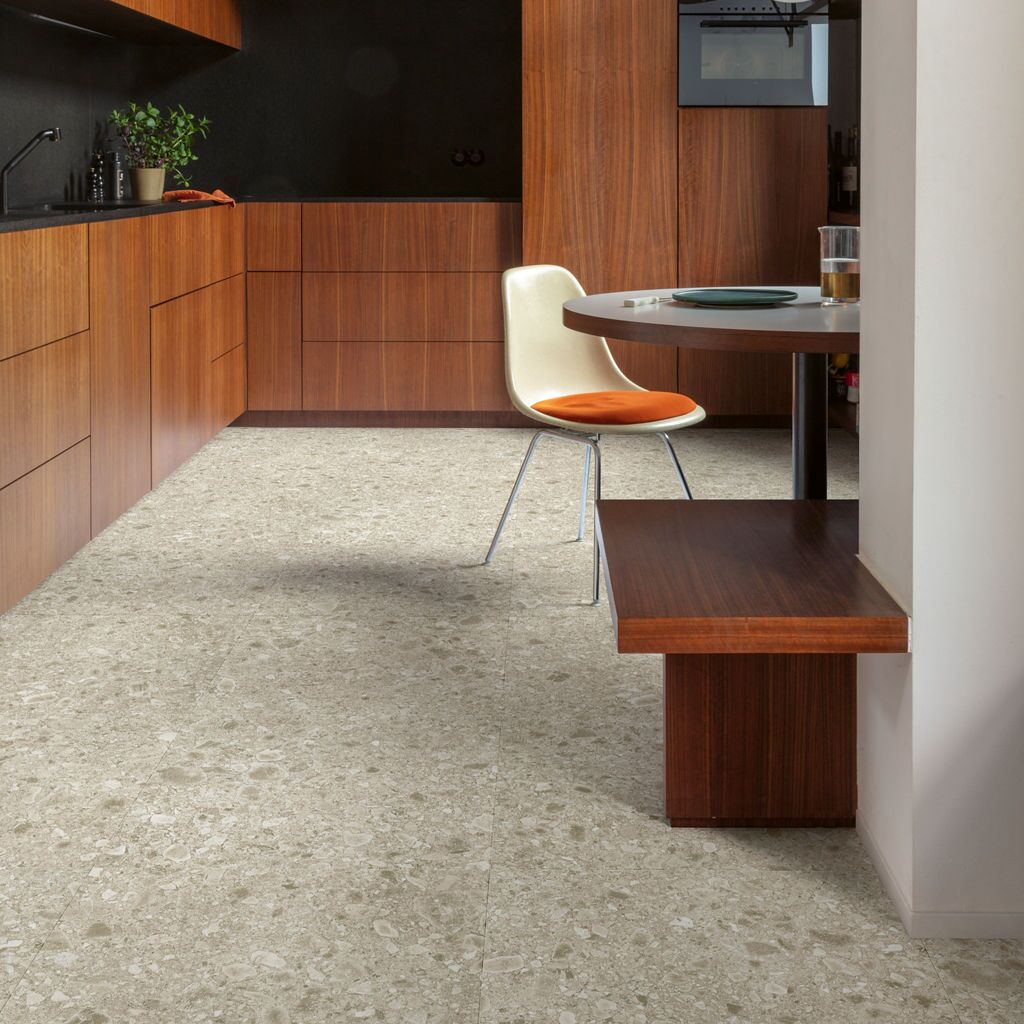 Quick-Step Blush SGTC20306 Stronk Warm Grijs - Plak PVC Vloer